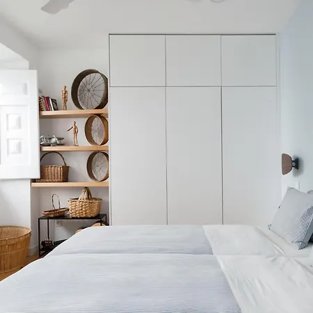 Alfama Terrace River And Historic View Spacious And Charming Ground Floor 18th Century Building Lissabon