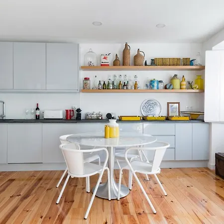 Daire Alfama Terrace River And Historic View Spacious And Charming Ground Floor 18th Century Building Lisboa