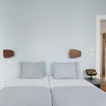 Alfama Terrace River And Historic View Spacious And Charming Ground Floor 18th Century Building *