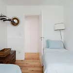 Alfama Terrace River And Historic View Spacious And Charming Ground Floor 18th Century Building Apartamento *
