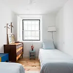 Apartamento Alfama Terrace River And Historic View Spacious And Charming Ground Floor 18th Century Building
