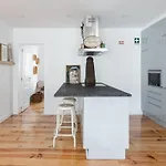 Apartamento Alfama Terrace River And Historic View Spacious And Charming Ground Floor 18th Century Building
