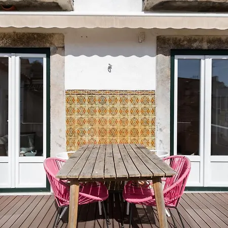 Alfama Terrace River And Historic View Spacious And Charming Ground Floor 18th Century Building