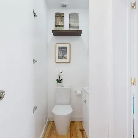 Alfama Terrace River And Historic View Spacious And Charming Ground Floor 18th Century Building Διαμέρισμα