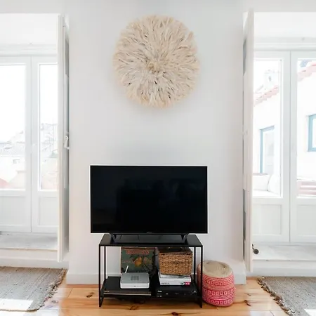 Alfama Terrace River And Historic View Spacious And Charming Ground Floor 18th Century Building Διαμέρισμα