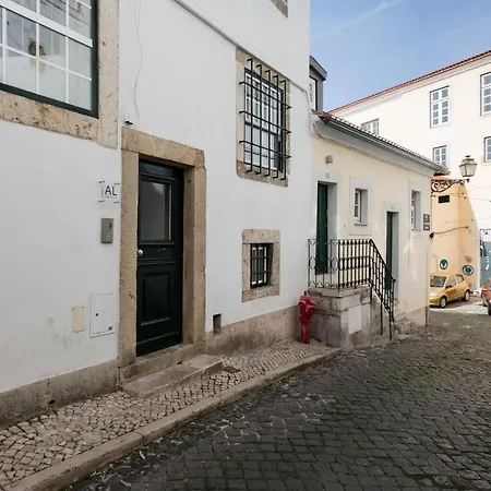 Alfama Terrace River And Historic View Spacious And Charming Ground Floor 18th Century Building Διαμέρισμα *