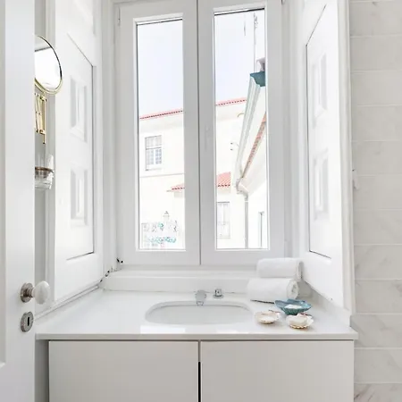 Alfama Terrace River And Historic View Spacious And Charming Ground Floor 18th Century Building Lisboa