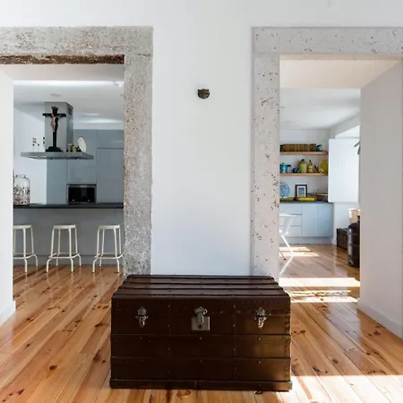 Alfama Terrace River And Historic View Spacious And Charming Ground Floor 18th Century Building * Lisboa